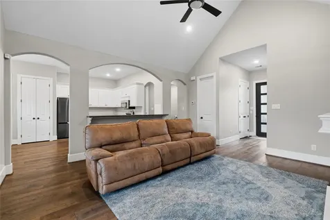 1002 Four Fountains Street New Caney TX 77357