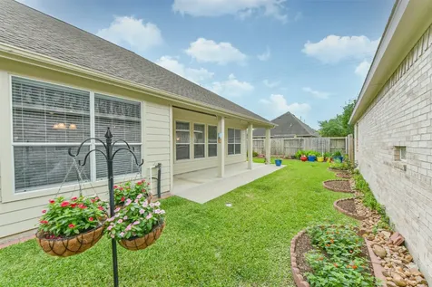 2409 Ameno Drive Pearland TX 77581