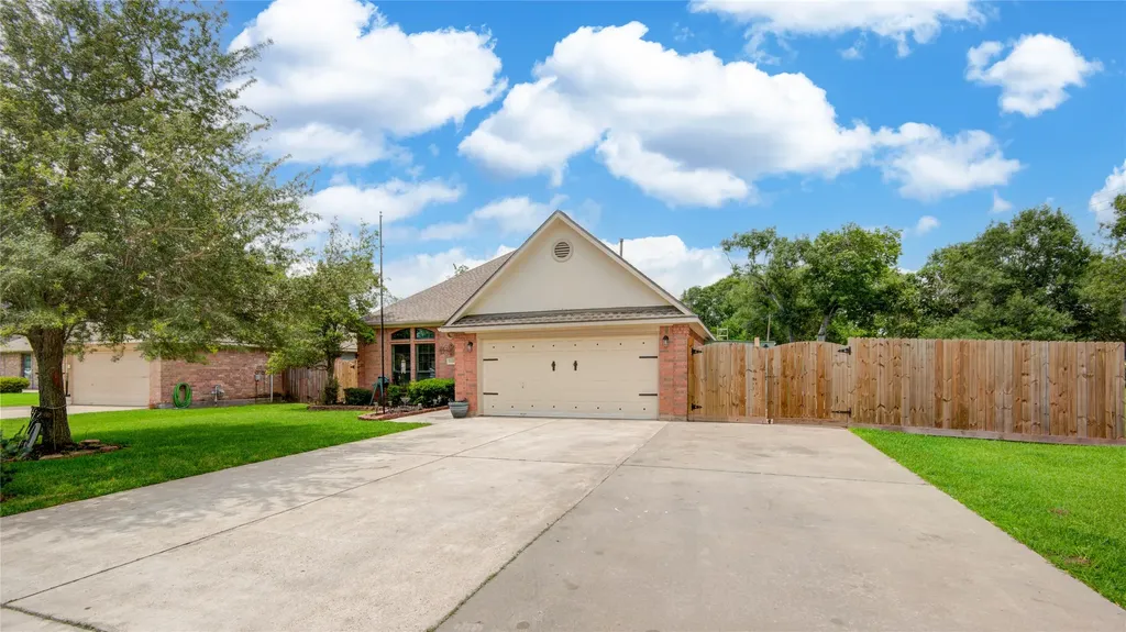 1000 Cardinal Drive Richwood TX 77566