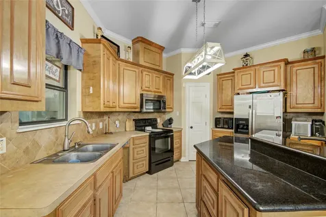 1000 Cardinal Drive Richwood TX 77566