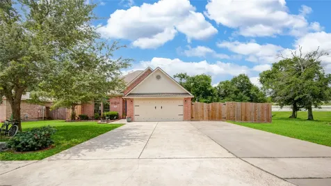 1000 Cardinal Drive Richwood TX 77566