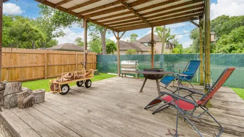 1000 Cardinal Drive Richwood TX 77566