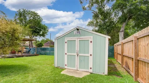1000 Cardinal Drive Richwood TX 77566