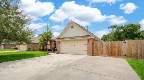 1000 Cardinal Drive Richwood TX 77566