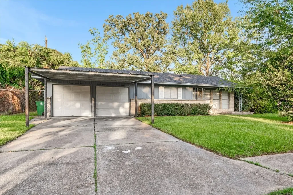 10502 Royal Oaks Drive Houston TX 77016