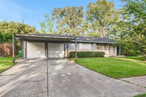 10502 Royal Oaks Drive Houston TX 77016