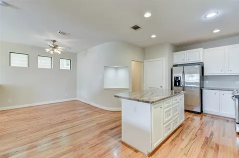 650 Westcross Street 35 Houston TX 77018