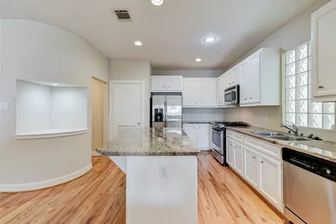650 Westcross Street 35 Houston TX 77018