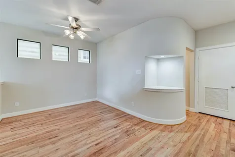 650 Westcross Street 35 Houston TX 77018