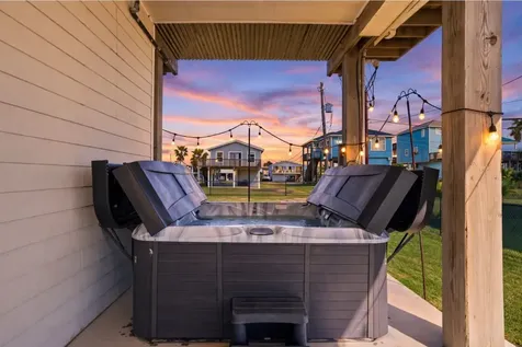 16522 John Silver Road Galveston TX 77554