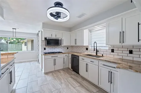 4034 Shady Springs Drive Seabrook TX 77586