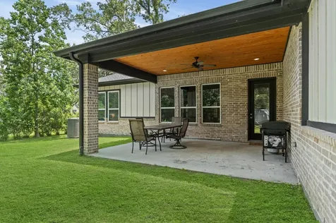 935 Four Fountains Street New Caney TX 77357