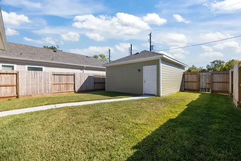 2505 S Houston Avenue Pearland TX 77581