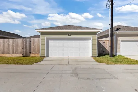 2505 S Houston Avenue Pearland TX 77581