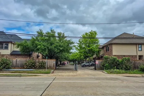 5227 Brinkman Court Houston TX 77091