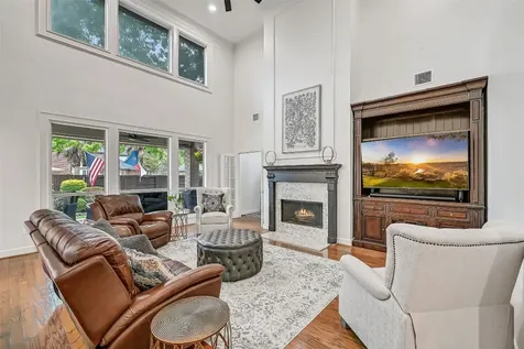 609 Forest Bend Lane Friendswood TX 77546