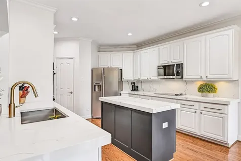 609 Forest Bend Lane Friendswood TX 77546