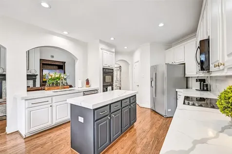 609 Forest Bend Lane Friendswood TX 77546