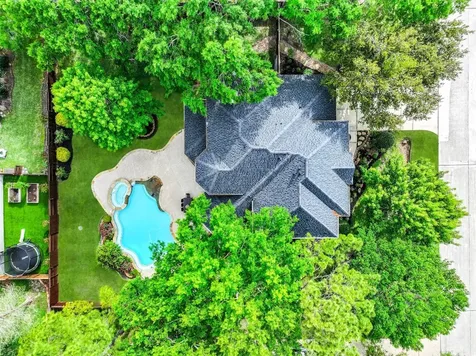 609 Forest Bend Lane Friendswood TX 77546