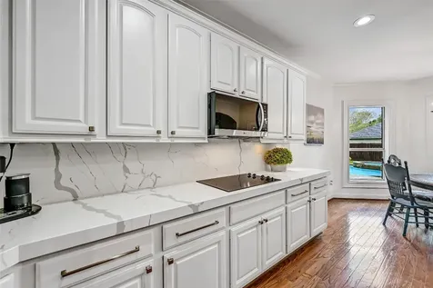 609 Forest Bend Lane Friendswood TX 77546