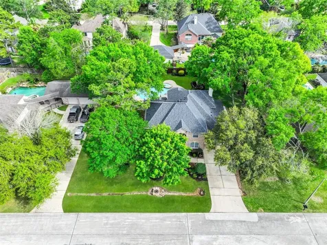 609 Forest Bend Lane Friendswood TX 77546