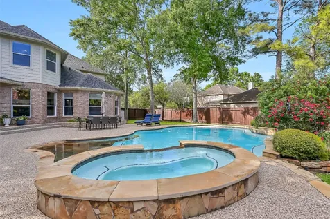 609 Forest Bend Lane Friendswood TX 77546