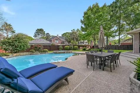 609 Forest Bend Lane Friendswood TX 77546