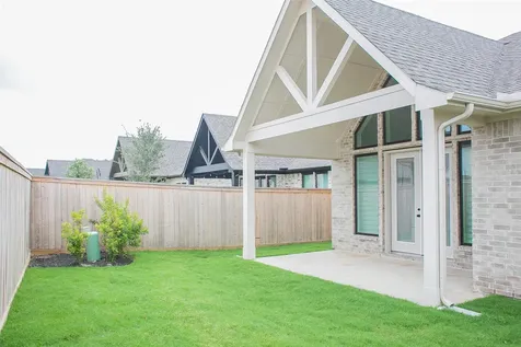 15327 Algunas Plumas Cypress TX 77433