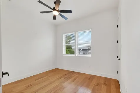 1920 Laverne Street Houston TX 77080