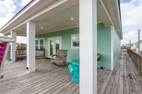 2110 Seahorse Lane Crystal Beach TX 77650