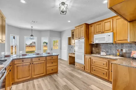 1075 Harrisburg Road Brenham TX 77833