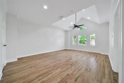 5341 Kiam Street Houston TX 77007