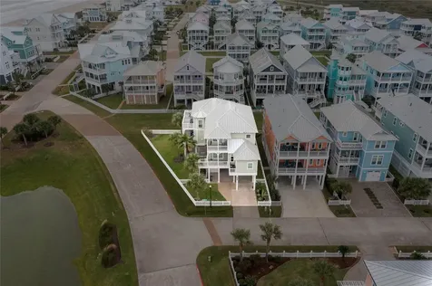 3830 Wentletrap Galveston TX 77554