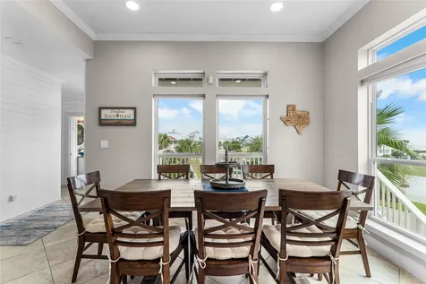3830 Wentletrap Galveston TX 77554