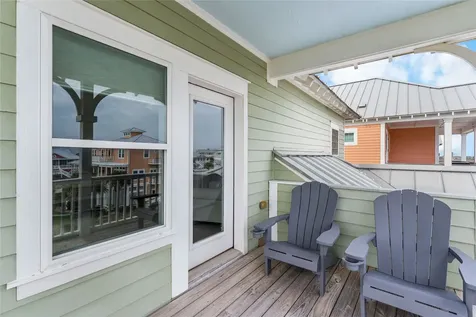 3830 Wentletrap Galveston TX 77554