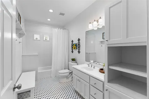 3830 Wentletrap Galveston TX 77554