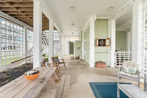 3830 Wentletrap Galveston TX 77554