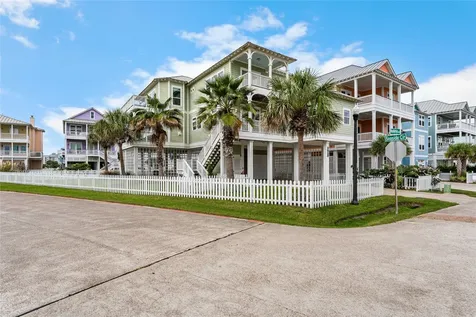 3830 Wentletrap Galveston TX 77554
