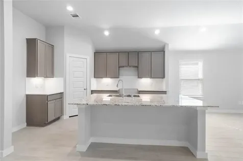 1715 Pecan Woods Conroe TX 77301