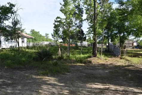 893 County Road 5015 Cleveland TX 77327