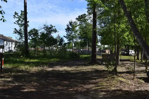 893 County Road 5015 Cleveland TX 77327
