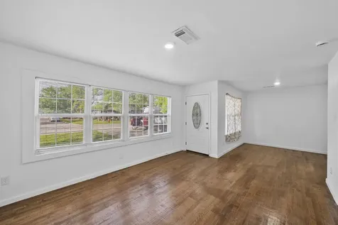 1614 Palmwood Drive Pasadena TX 77502