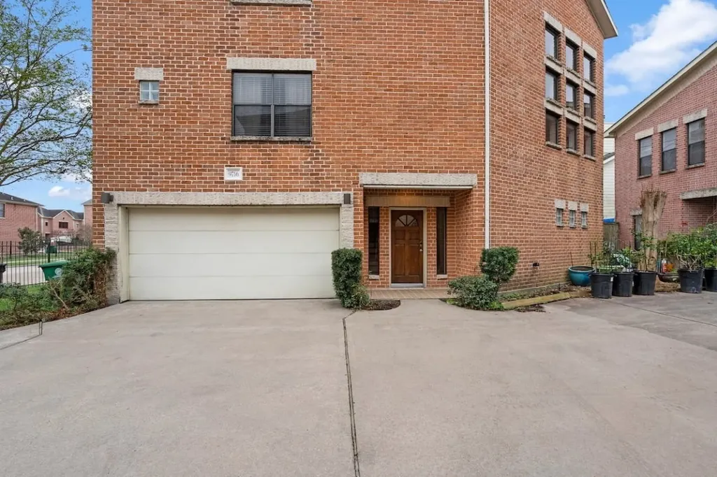9716 Riddlewood Lane Houston TX 77025
