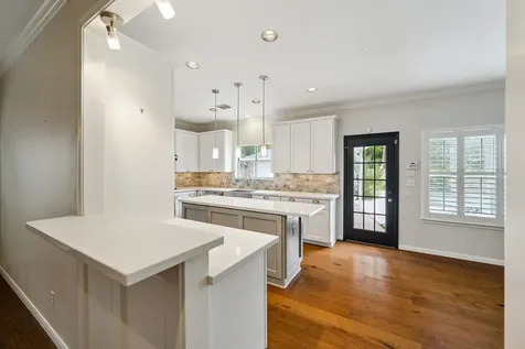 816 Anderson Street Bellaire TX 77401