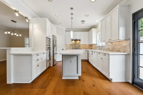816 Anderson Street Bellaire TX 77401