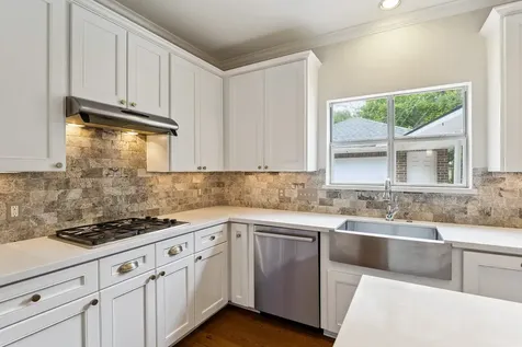 816 Anderson Street Bellaire TX 77401
