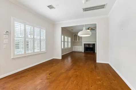816 Anderson Street Bellaire TX 77401