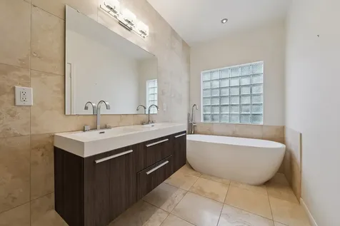 816 Anderson Street Bellaire TX 77401