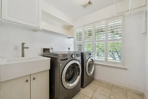 816 Anderson Street Bellaire TX 77401