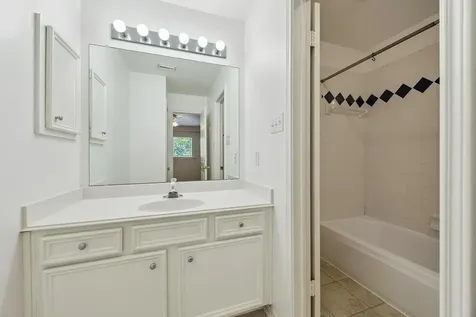 816 Anderson Street Bellaire TX 77401